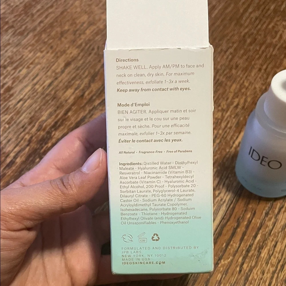 Skin Memory Serum - White and Cream